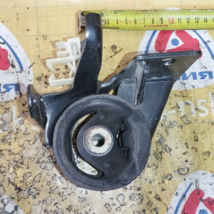 Подушка двигателя Toyota 3S-FE/3S-FSE Ipsum/Nadia SXM10/SXN10/SXN10 перед, лев 12372-16351 /-16350