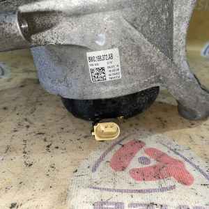 Подушка двигателя Audi CYRB A4 B9/8W5 '2016 2.0L TFSI 4WD DSG-7 перед, прав 8W0199372AB