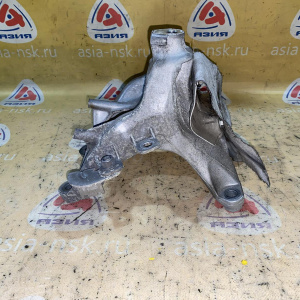 Кронштейн опоры двигателя Audi CYRB A4 B9/8W5 '2016 2.0L TFSI 4WD DSG-7 перед, прав 4M0199308BL