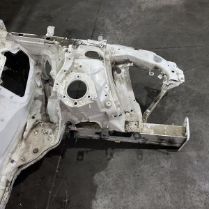 Лонжерон Audi A4 B9/8W5 '2016 Правый руль, передняя часть авто LS9R (без боковых креплений)