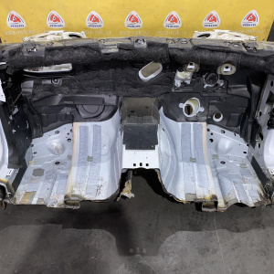 Лонжерон Audi A4 B9/8W5 '2016 Правый руль, передняя часть авто LS9R (без боковых креплений)