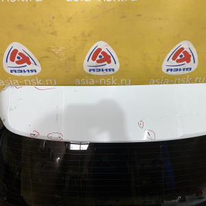 Дверь задняя Audi A4 B9/8W5 '2016 LS9R протёрта снизу