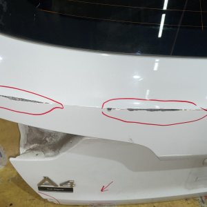 Дверь задняя Audi A4 B9/8W5 '2016 LS9R протёрта снизу
