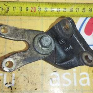 Крепление ТНВД Toyota 2C/2C-T/3C-E/3C-T/3C-TE Town Ace Noah/Corolla CR30/CR40/CR50/CT190/CT210/CE100/CXM10 '1992-2004 2 части R 22178-64010 + 22811-64