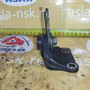 Крепление ТНВД Toyota 2C/2C-T/3C-E/3C-T/3C-TE Town Ace Noah/Corolla CR30/CR40/CR50/CT190/CT210/CE100/CXM10 '1992-2004 2 части R 22178-64010 + 22811-64