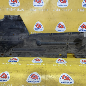Защита днища кузова BMW 3-Series F30 перед, прав '2013 дефект 51757241834