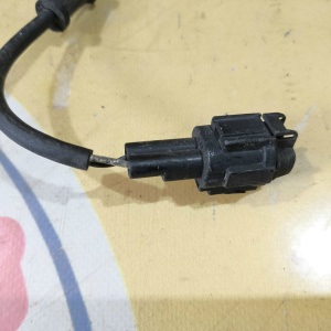 Датчик ABS Nissan Bassara/Presage/R'nessa U30/VU30/N30/HU30/JVU30/JU30/JHU30 зад, лев 47901-AD001/47901-AD060 '1999-2001