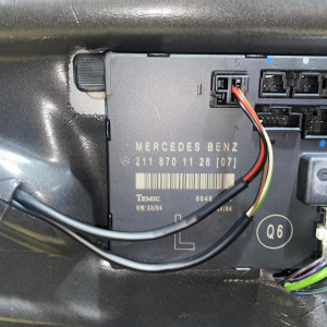 Дверь боковая Mercedes E-Class W211 перед, лев В сборе, Avantgarde Серебро 775U, вмятины '2006