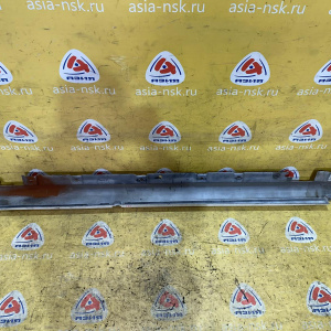 Накладка на порог BMW 7-Series F01 R белый 51777183900