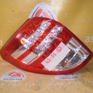 Стоп TOYOTA 42-51  (81561-42120) L RAV4 ACA30