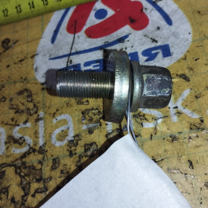Болт шкива коленвала Honda 90017-PLC-003 HR-V GH4 D16A под ключ на 19  ( 14X36 )