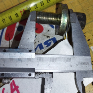 Болт шкива коленвала Honda 90017-PLC-003 HR-V GH4 D16A под ключ на 19  ( 14X36 )