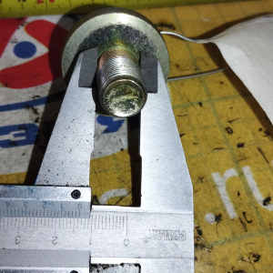 Болт шкива коленвала Honda 90017-PLC-003 HR-V GH4 D16A под ключ на 19  ( 14X36 )