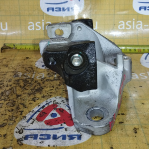 Крепление подушки ДВС Mazda PE-VPS CX-3 '2015-2024 2WD a/t перед, лев D10G-39081 / ADC12