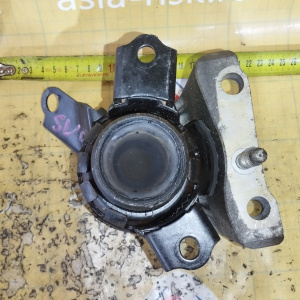 Подушка двигателя Toyota 3S-FSE/3S-FE Vista Ardeo SV50/SV55 с кронштейном перед, прав 12305-74300