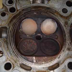 Головка блока Hyundai G6DA R 3.8L Правая (1 фазорегулятор) +клапанная крышка 22420-3C110 221103C200 Grandeur TG/EL '2005
