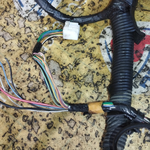 Коса ДВС Mazda ZL-VE Familia BJ5W-401380 2WD a/t ДЕФЕКТ + компьютер ZL5018881A без дат. спидометра 5 положений селектора B34D67020