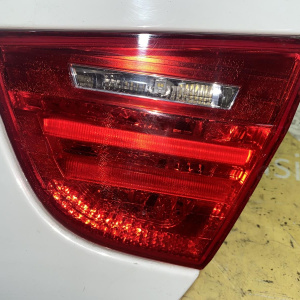 Крышка багажника BMW 3-Series E90 '2008 335i белый, спойлер, камера, фонари 41627254425