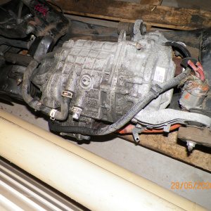 Балка MITSUBISHI GG2W Outlander R 4WD Гибрит. ABS.В сборе с редуктором+привода+рычаги+ступицы.
