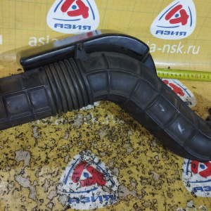 Гофра впускного коллектора Honda B20B Stepwgn RF1/RF2 резиновая ДЕФЕКТ РЕЗАНАЯ 17228-P3G-000
