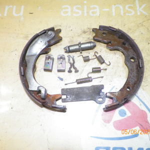 Колодки тормозные Honda Odyssey RA1/RA2/RA6/RA7/RA8/CM1/CM2/CM3/TA1/TA4/RD4/RD5/UA4/UA5/RF1/RF3/RF6/RN1/RN5 RL. Дисковые тормоза. На ручник с пружикам