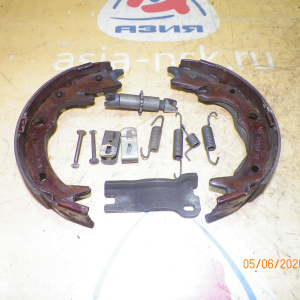Колодки тормозные Honda Stepwgn RF1/RF2/UA4/UA5/RA1/RA2/RA3/RA4/RA5/KA9 Дисковые тормоза. Ручника в сборе с пружинками. зад, лев 43154-SX0-003