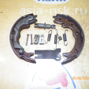 Колодки тормозные Honda Stepwgn RF1/RF2/UA4/UA5/RA1/RA2/RA3/RA4/RA5/KA9 Дисковые тормоза. Ручника в сборе с пружинками. зад, лев 43154-SX0-003