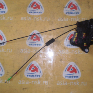 Замок двери Toyota NCP100 Ractis (6 контактов) перед, прав 69030-52290