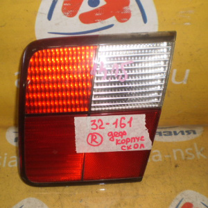 Вставка между стопов TOYOTA Camry SV40 32-161 (81670-32100) R ст32-160, дефект корпуса(скол)