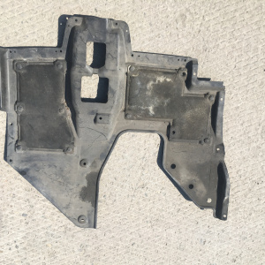 Защита двигателя MITSUBISHI EA1A Legnum MR288953
