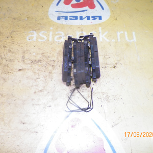 Колодки тормозные Toyota Mark II/Chaser/Cresta GX90/LX90/SX90 Остаток-70-80%. Дисковые тормоза. С разводящеми пружинками. R 04492-22160.04466-22060.04