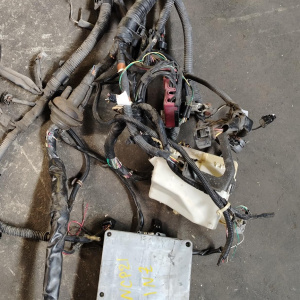 Коса ДВС Toyota 1NZ Funcargo NCP21 2WD a/t U340E 10к.+  компьютер 89661-52401  разъём компьютера в 3 ряда