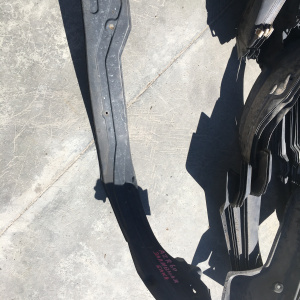 Защита горловины бензобака Toyota Voxy/Noah AZR60 77277-28040
