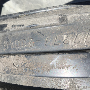 Защита горловины бензобака Toyota Voxy/Noah AZR60 77277-28040