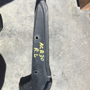 Подкрылок TOYOTA Estima ACR30/ACR40 зад, лев (пыльник) 61682-28020
