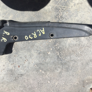 Подкрылок TOYOTA Estima ACR30/ACR40 зад, прав (пыльник) 61681-28030