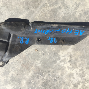 Подкрылок Toyota Sprinter AE110 зад, прав 52591-12120