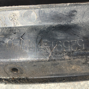 Подкрылок Toyota Sprinter AE110 зад, прав 52591-12120