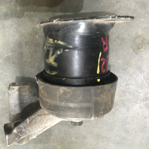 Подушка двигателя Honda K24A Odyssey RB1/RB2/RB3 с кронштейном перед, прав