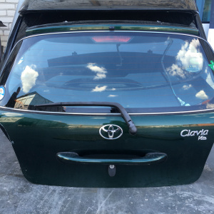 Дверь задняя TOYOTA Vitz Clavia NCP13