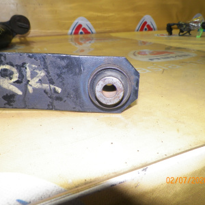 Рычаг Honda/Acura DC5 Integra#RSX зад, лев н Под стойку. 52371-S6M-J00