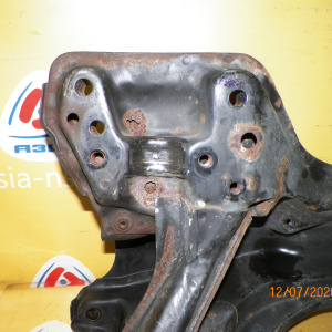 Балка Honda RF2/RH2 Stepwgn/S-MX F 4WD Поперечная под рейку. Дефект (с лева с низу немного прогнила. 50300-S48-000
