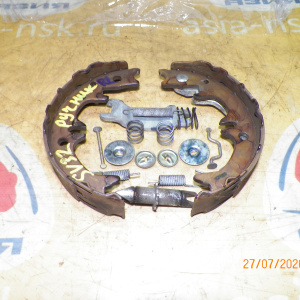 Колодки тормозные(ручника) Toyota Camry/Vista/Caldina SV32/SV33/SV35/SV41/SV42/SV43/ST191/ST210/ST202 Дисковые тормоза. Ручника. В сборе с пружинками.