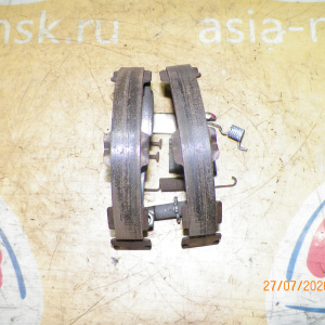 Колодки тормозные Toyota Vista/Celica SV50/SV55/AZV50/AZV55/ZZT230/ZZT231/ZZE127/ZZE128/ZZE137 Дисковые тормоза.Стояночного тормоза. В сборе с пружинк