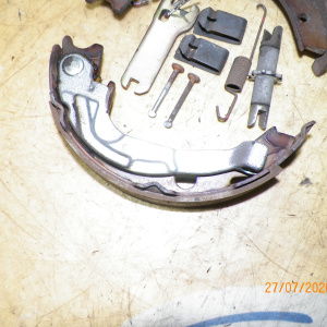 Колодки тормозные Toyota Vista/Celica SV50/SV55/AZV50/AZV55/ZZT230/ZZT231/ZZE127/ZZE128/ZZE137 Дисковые тормоза.Стояночного тормоза. В сборе с пружинк