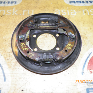Колодки тормозные Toyota Vitz/Platz NCP10/NCP11/NCP12/NCP13/NCP19/SCP10/SCP11/SCP13 2WD Барабанные тормоза. В сборе с пружинками и кожухом. зад, прав 47043-