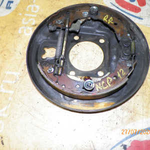 Колодки тормозные Toyota Vitz/Platz NCP10/NCP11/NCP12/NCP13/NCP19/SCP10/SCP11/SCP13 2WD Барабанные тормоза. В сборе с пружинками и кожухом. зад, прав 47043-