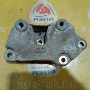Кронштейн кпп Land Rover 204PT Range Rover Evoque L538 '2013 2.0L 16V TIVCT BJ327M125DA, LR024742