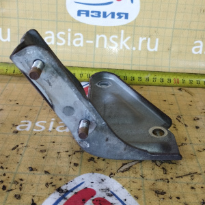 Кронштейн привода Mazda GY MPV LW3W 2WD a/t 1 часть на блок перед, прав GA2225740