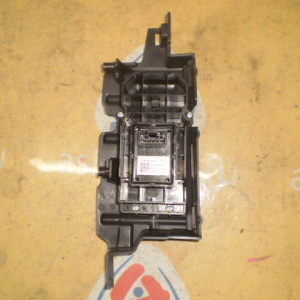 Пульт стеклоподъемника Honda Vezel RU4 перед, прав LHD 35760-T5R-A011-M1